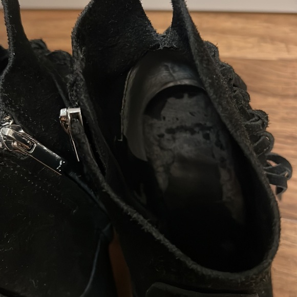 Marc fisher suede booties w/fringe size 6.5 - Picture 6 of 6